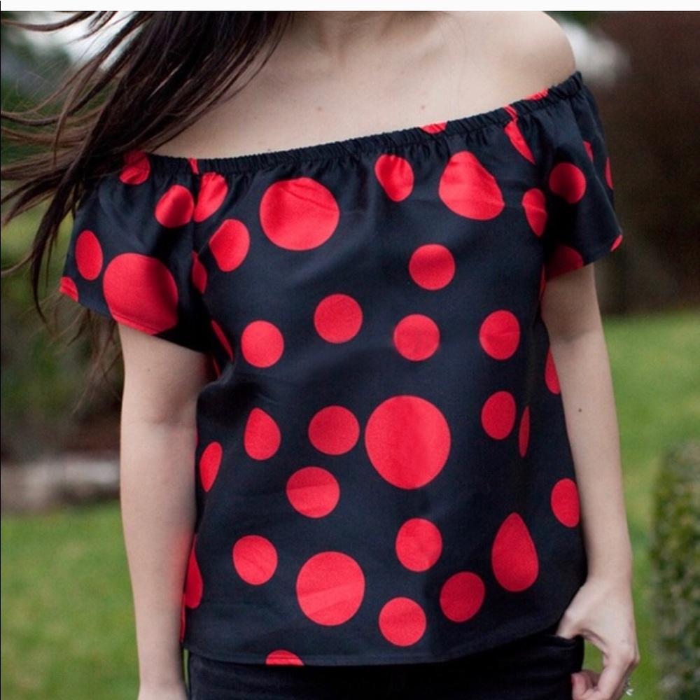 🔥SOLD🔥NWT off-shoulder blouse - Picture 3 of 3